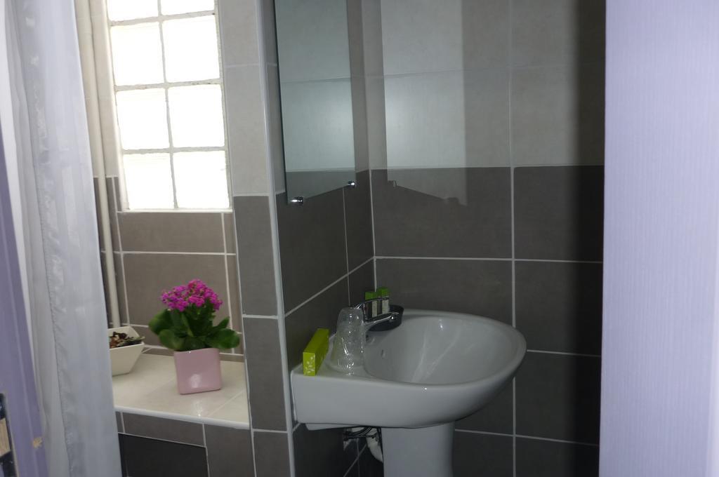 Hotel L'Hospitalet Saint Charles Montpellier Zimmer foto
