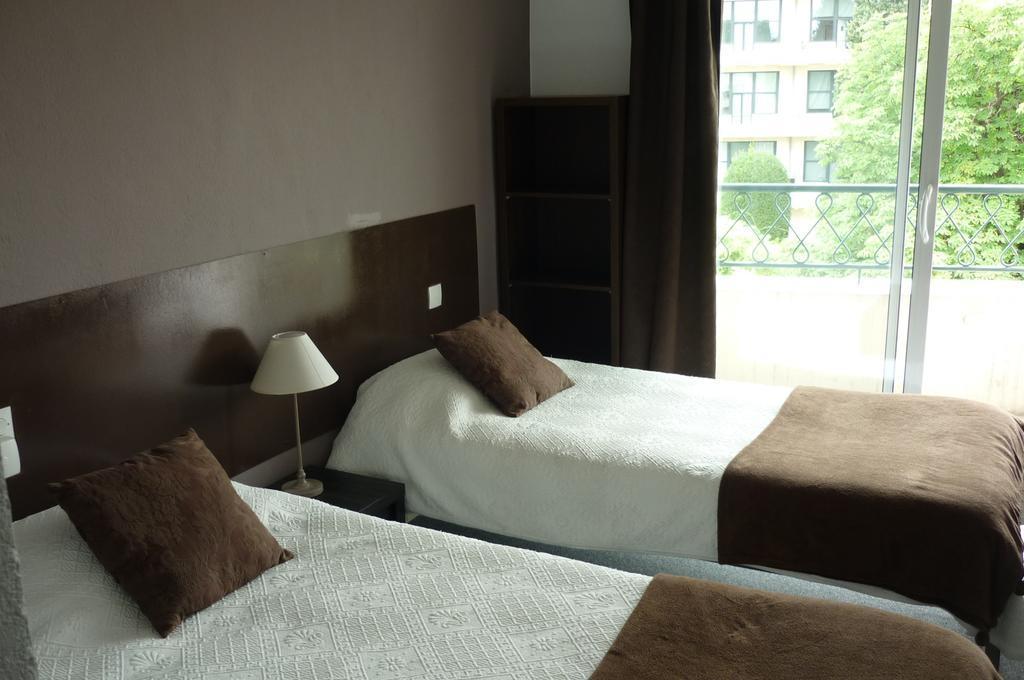 Hotel L'Hospitalet Saint Charles Montpellier Zimmer foto
