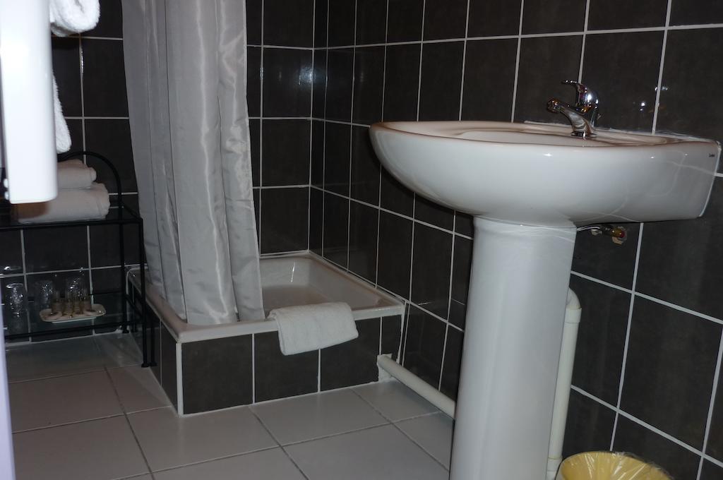 Hotel L'Hospitalet Saint Charles Montpellier Zimmer foto